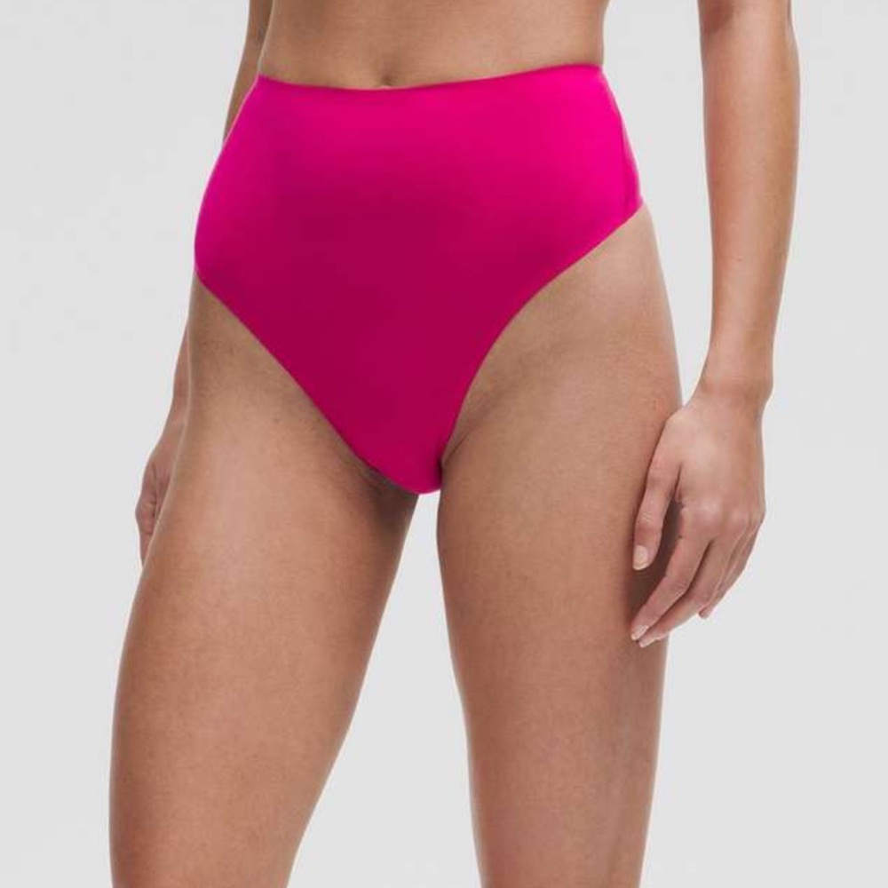 Lululemon Wundermost Ultra-Soft Nulu High-Waist Thong Underwear
Passiona…